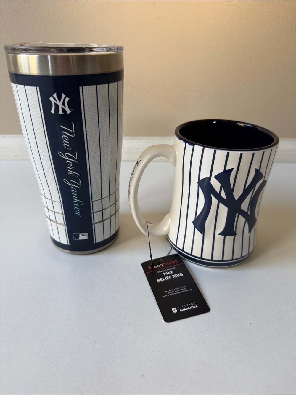 Tervis White and Navy NY Yankees Pinstripe T2 Stainless Tumbler and Mug Set - Picture 2 of 16